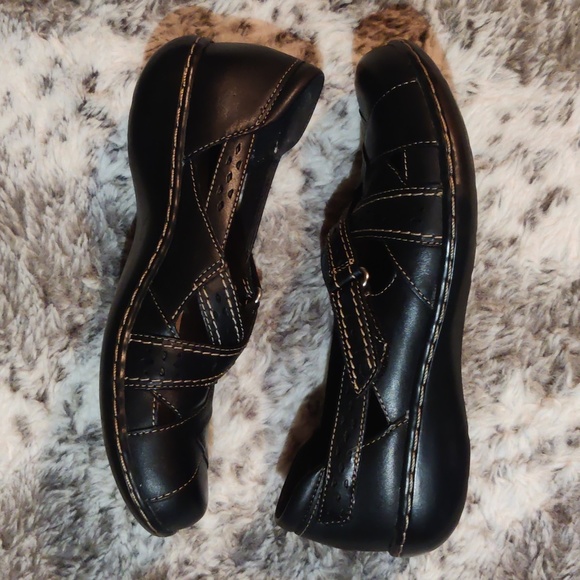 Clarks Ashland Spin Flats - Picture 2 of 9